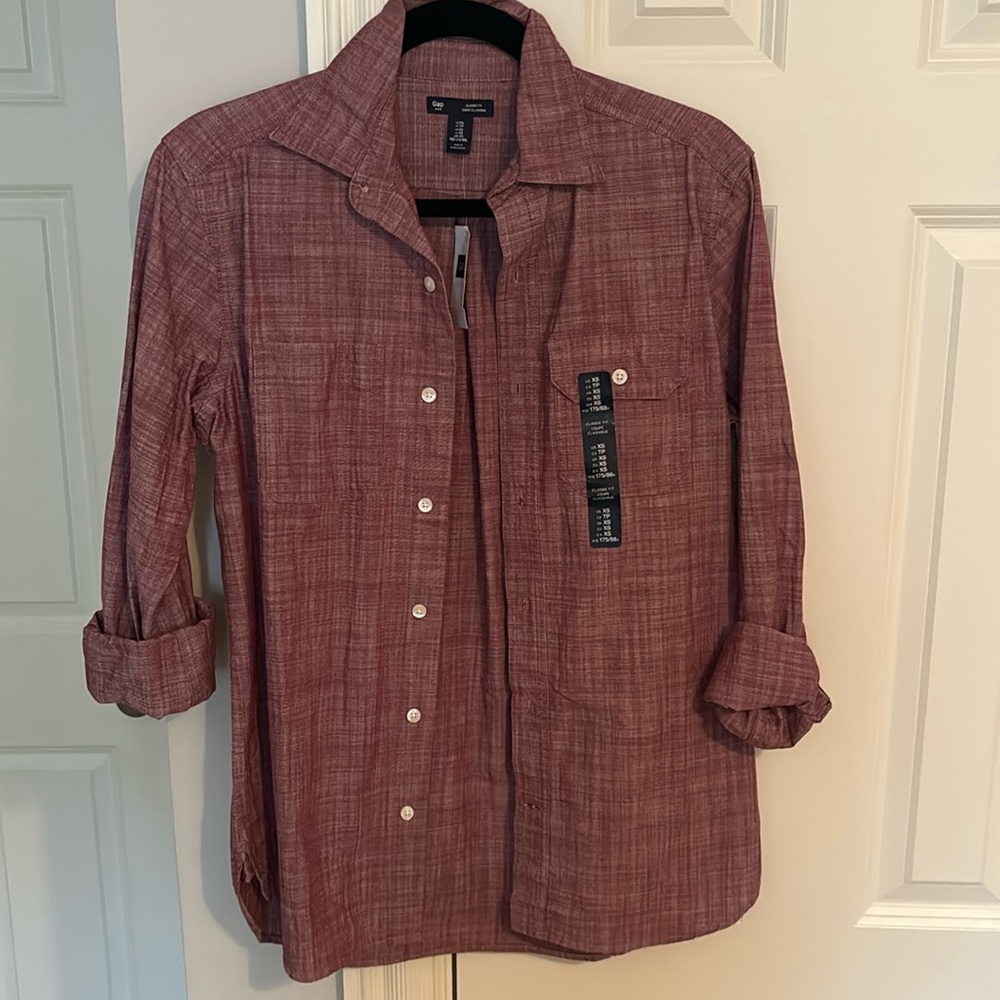 NWT Gap Classic Fit Button Down, Size XS